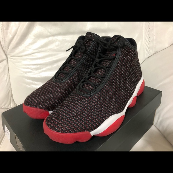 jordan horizon black and red